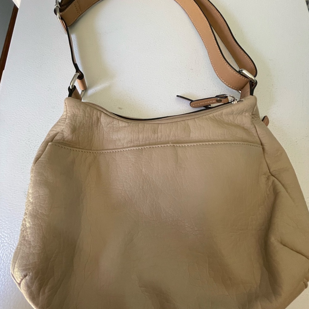 Giani Bernini purse/crossover Bag . 13” X. 9”. Lot of pockets Great shape! - Picture 6 of 8